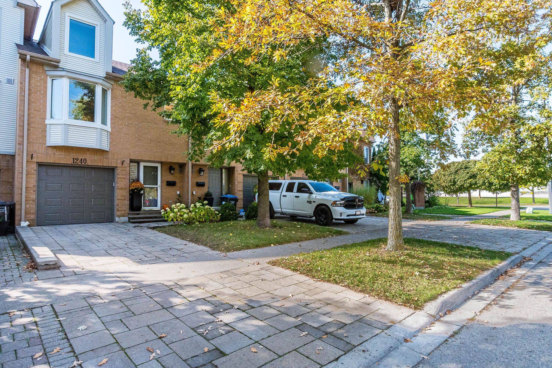 Mississauga, ON L3E 3H7,1240 West Shore DR