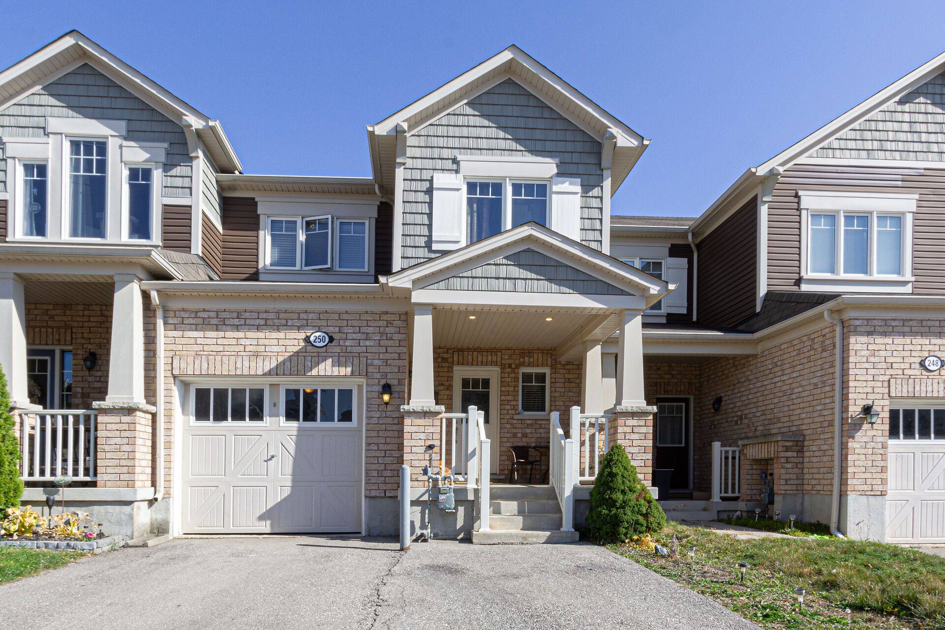 Kitchener, ON N2R 1P6,250 Apple Hill CRES