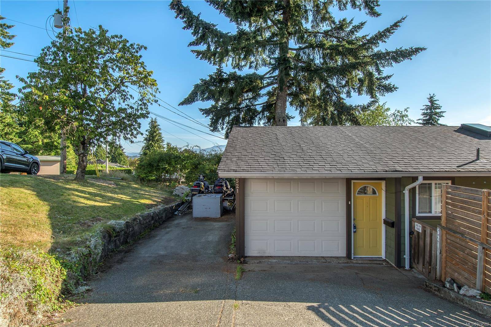 Campbell River, BC V9W 5S2,521 Oak Pl