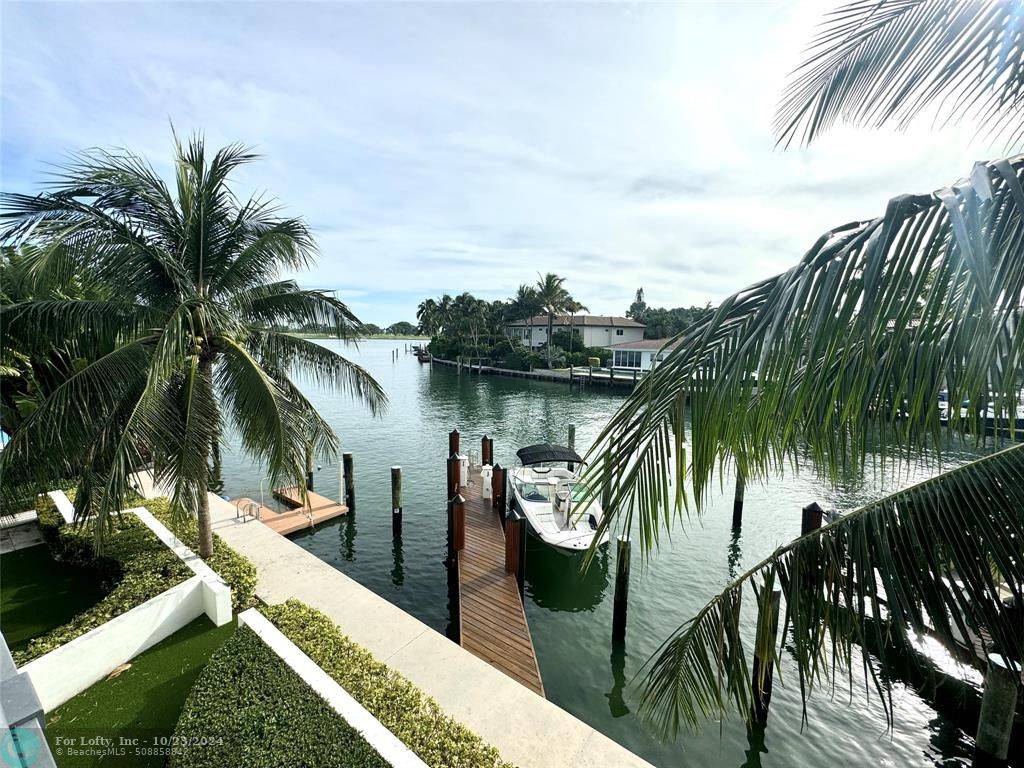 Bay Harbor Islands, FL 33154,9400 W Bay Harbor Dr  #202