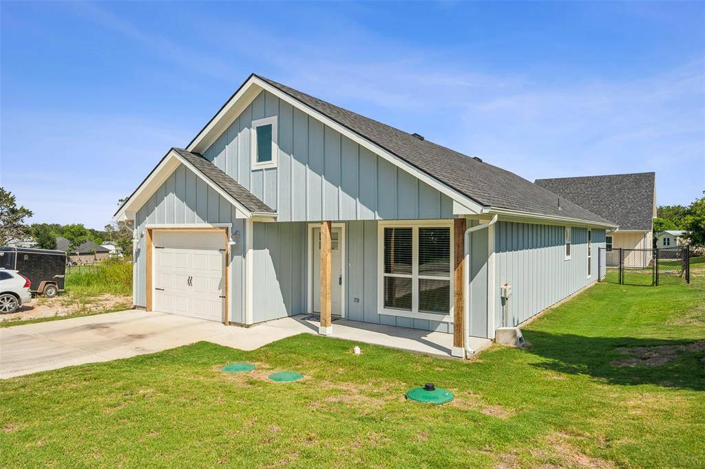 Granbury, TX 76048,827 Colorado River Drive