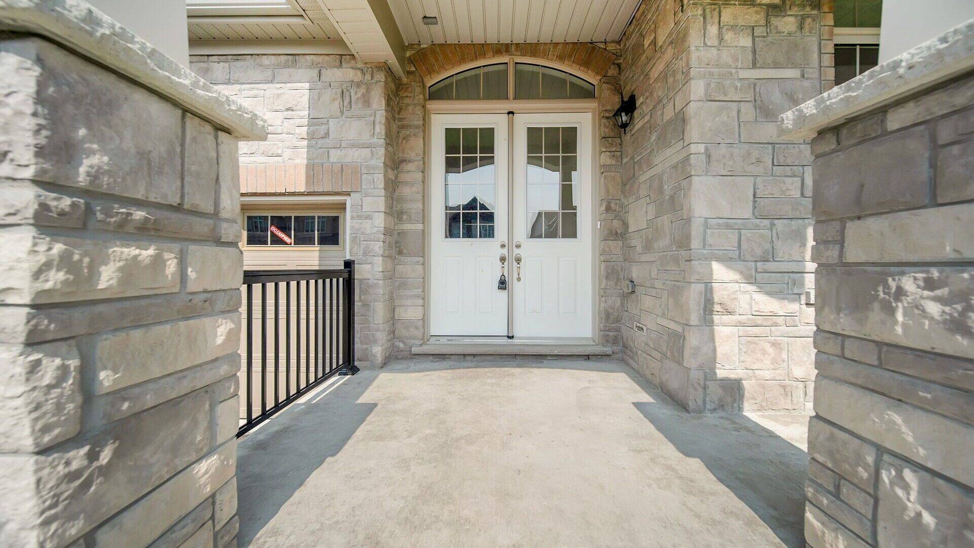 Innisfil, ON L9S 0P8,1629 Corsal CT