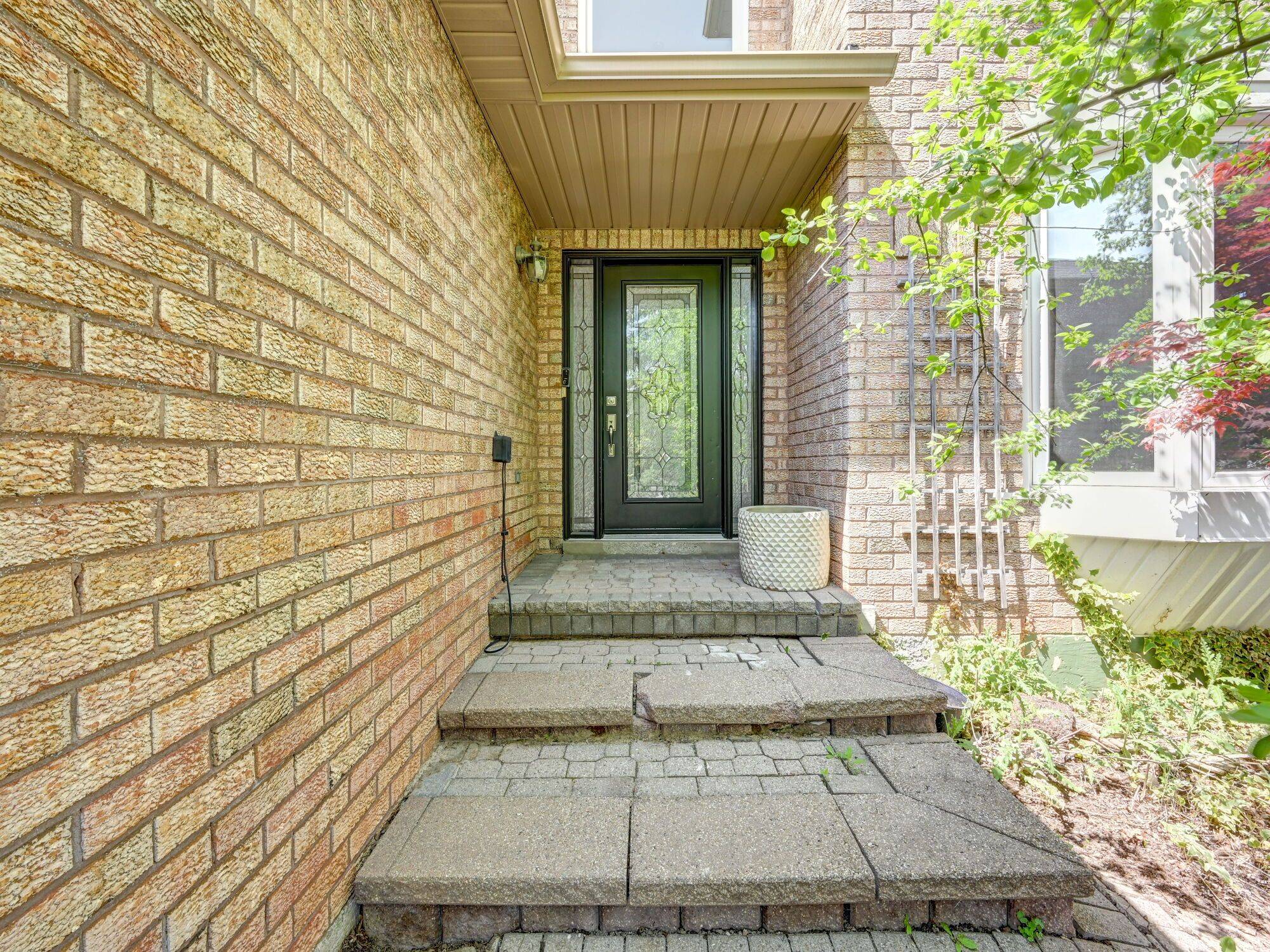 Oakville, ON L6H 5L7,1181 Glenashton DR