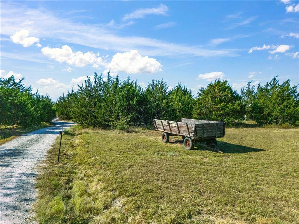 Barry, TX 75102,1885-R County Road 2162