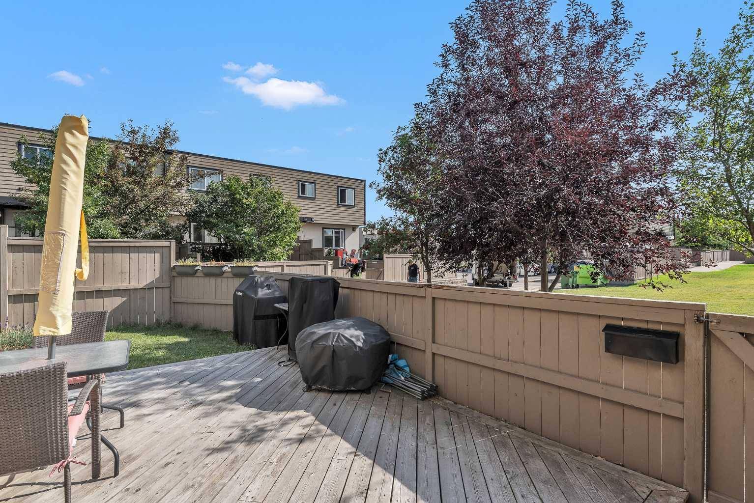 Calgary, AB T3E3P5,3809 45 ST SW #113