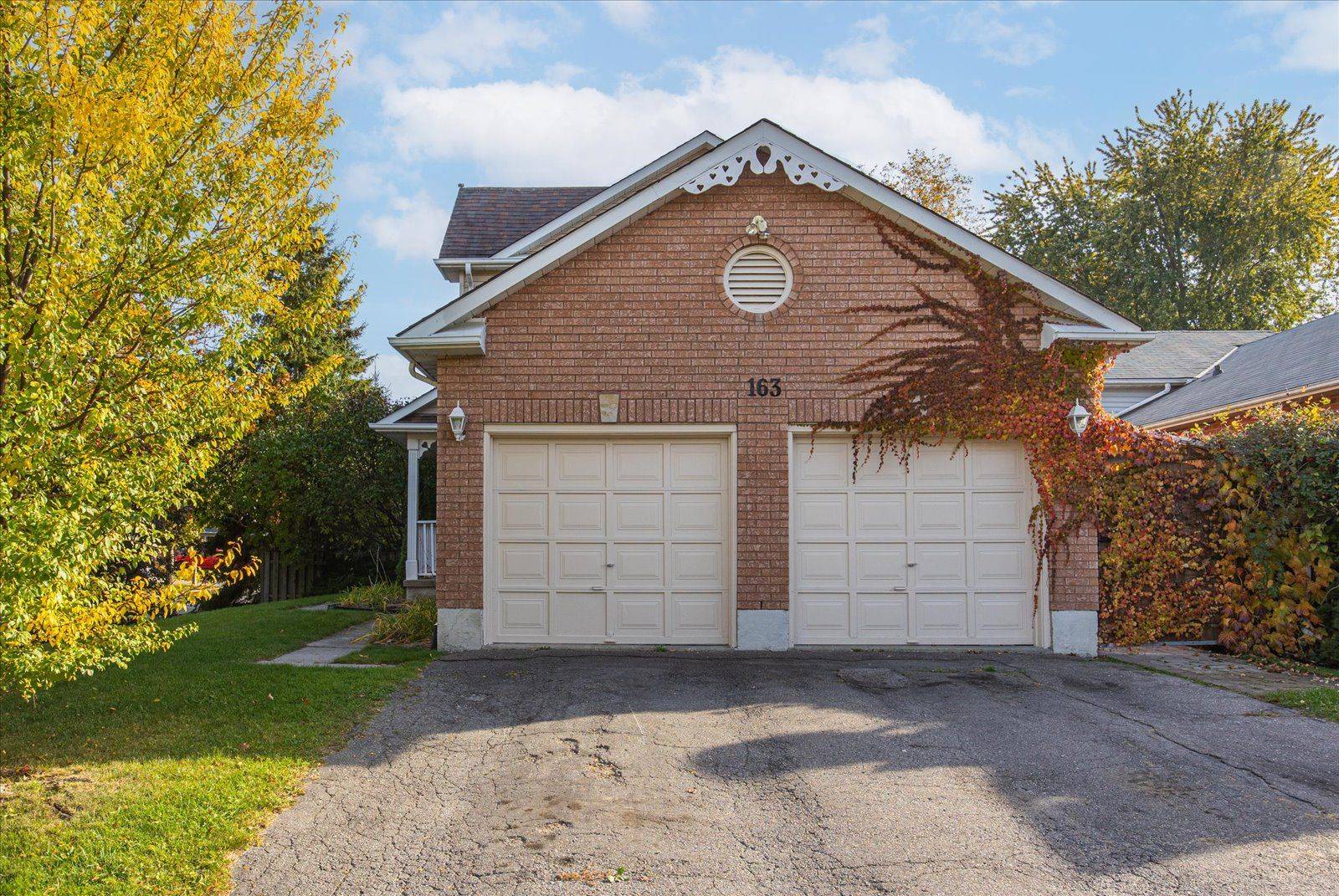 Clarington, ON L1B 1E6,163 Edward ST W