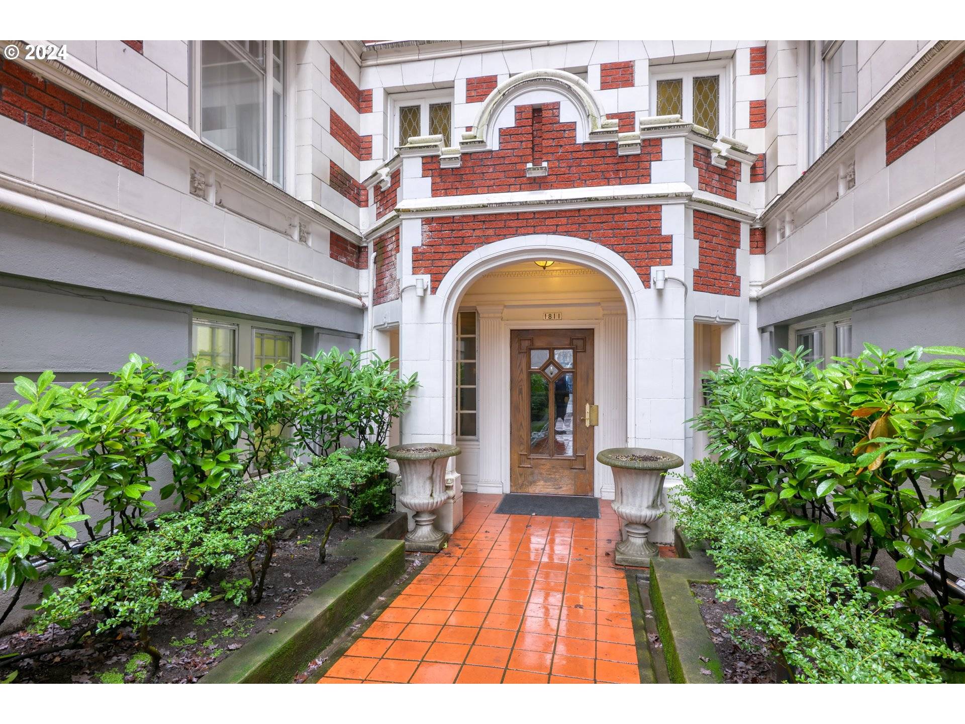Portland, OR 97209,1811 NW COUCH ST #406