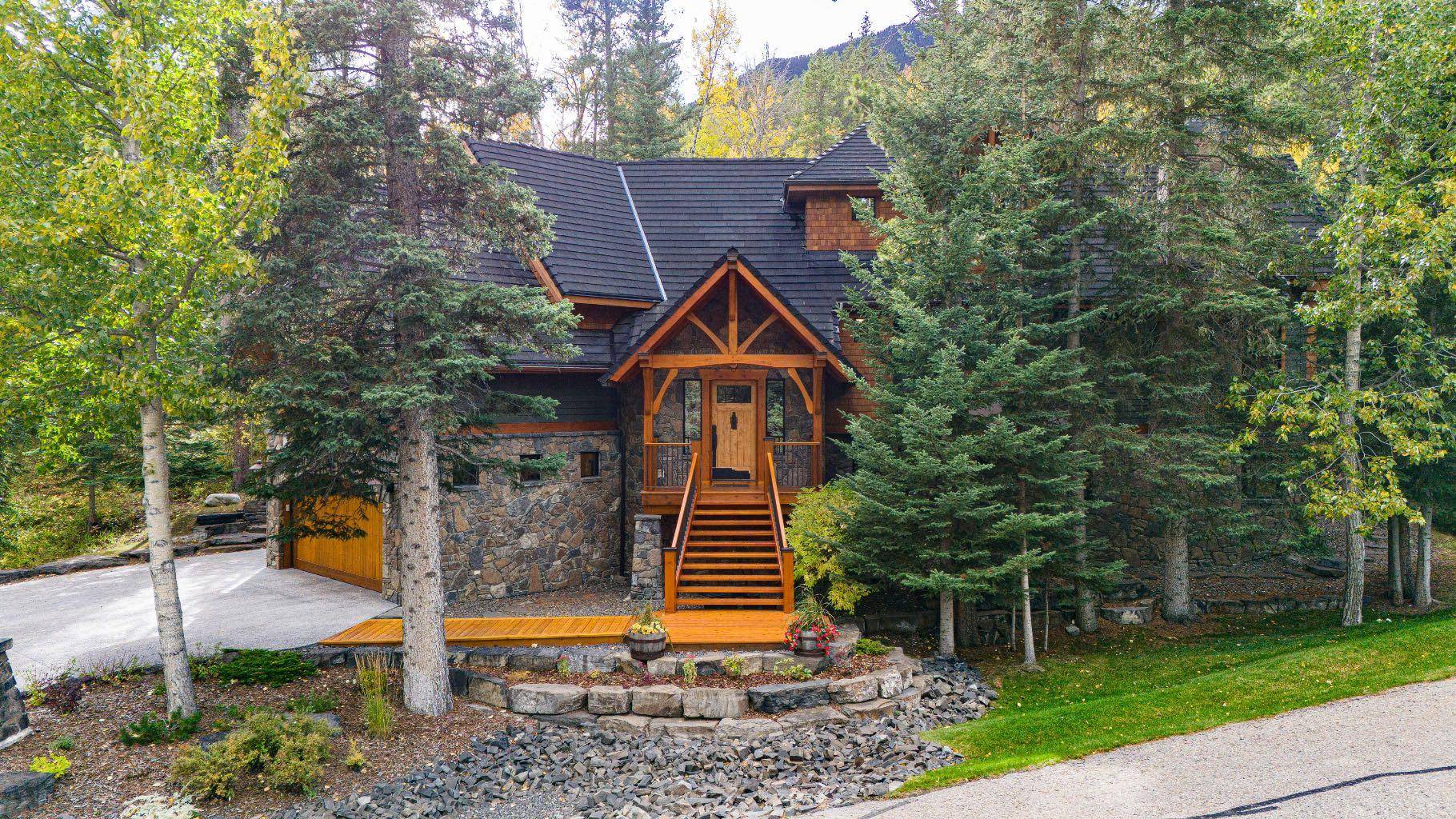 Canmore, AB T1W 3J9,163 Cairns Landing