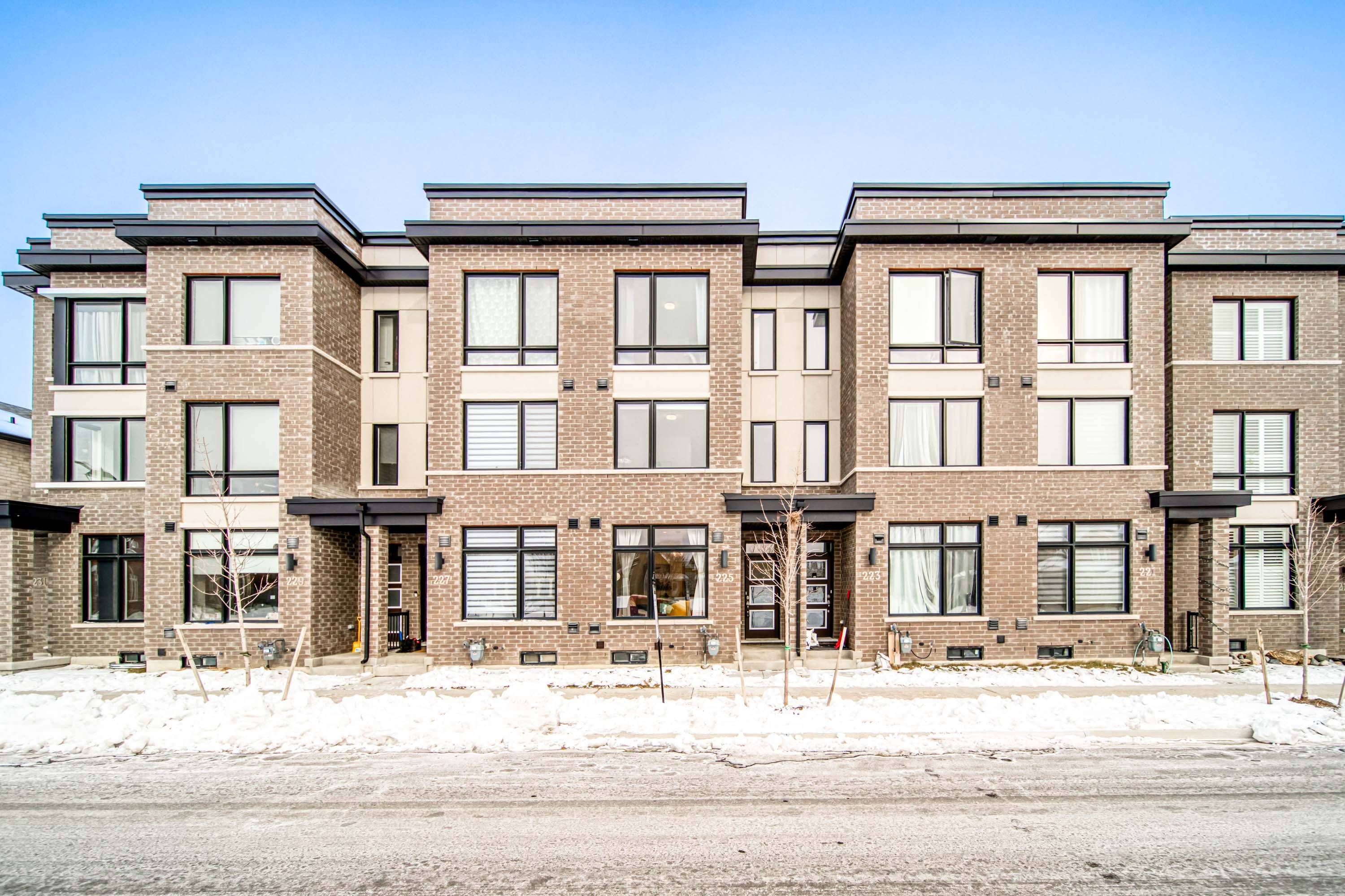 Markham, ON L6B 1P1,225 Webb ST