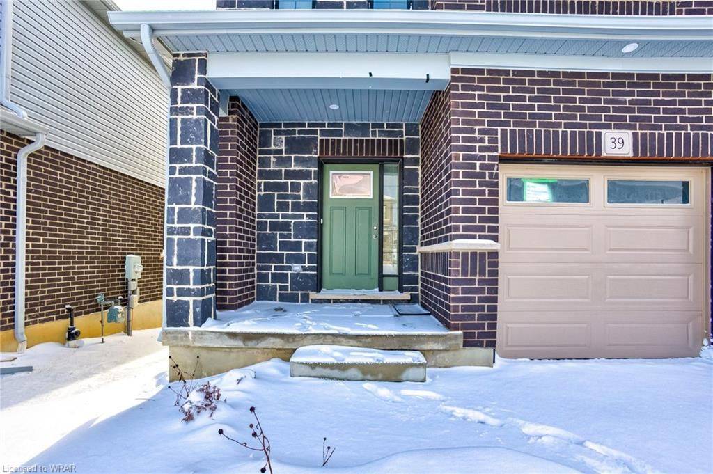 Kitchener, ON N2R 0P8,39 Woodedge CIR