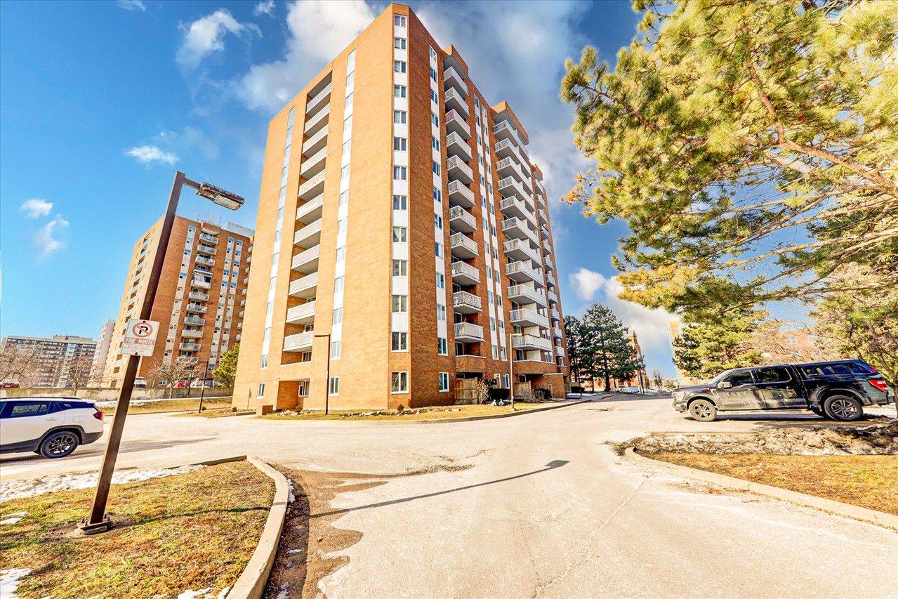 Toronto E11, ON M1B 3V7,15 Sewells RD #PH3