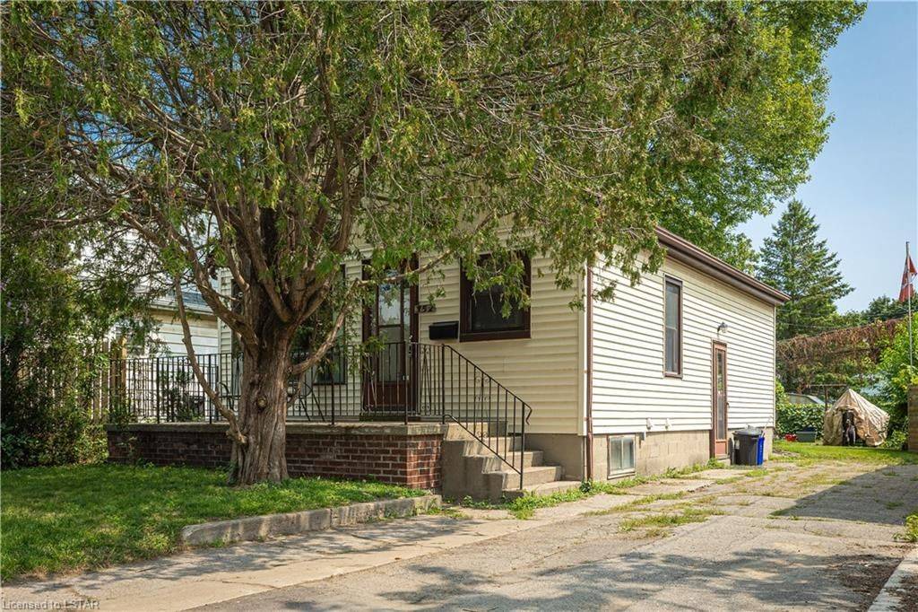 London East, ON N5W 4X5,352 CALGARY ST