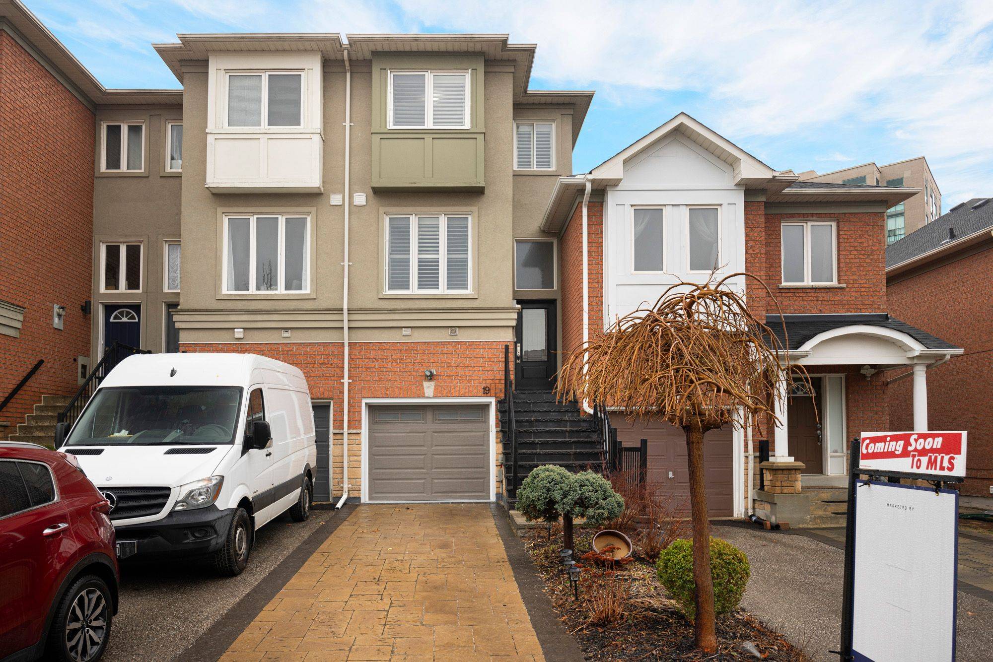 Richmond Hill, ON L4B 4E1,19 Coburg CRES