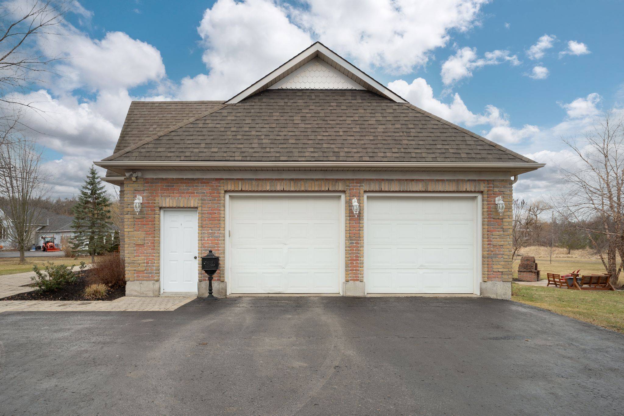 Prince Edward County, ON K8N 4Z1,54 Deerfield CT