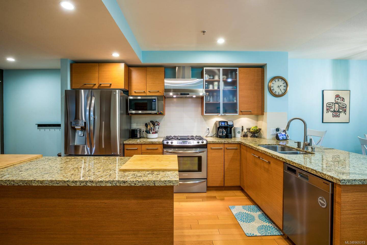Nanaimo, BC V9R 0B8,38 Front St #C02