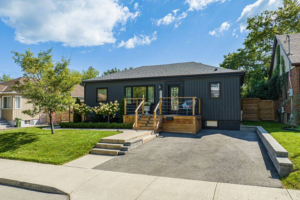 Hamilton, ON L8K 4M5,251 Cloverdale AVE