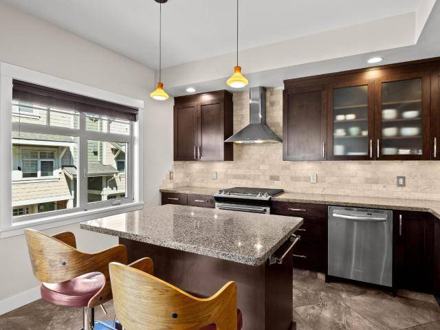 1 576 NICOLA STREET, Kamloops, BC