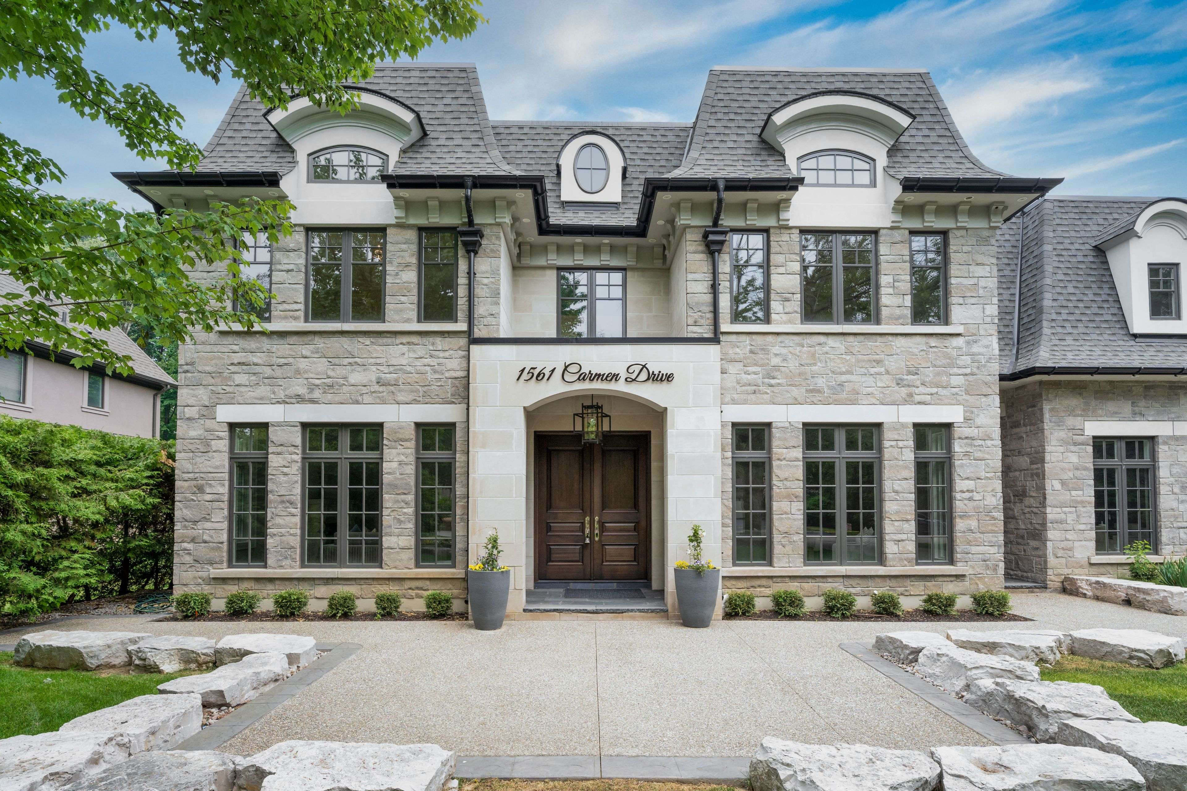 Mississauga, ON L5G 3Z2,1561 Carmen DR