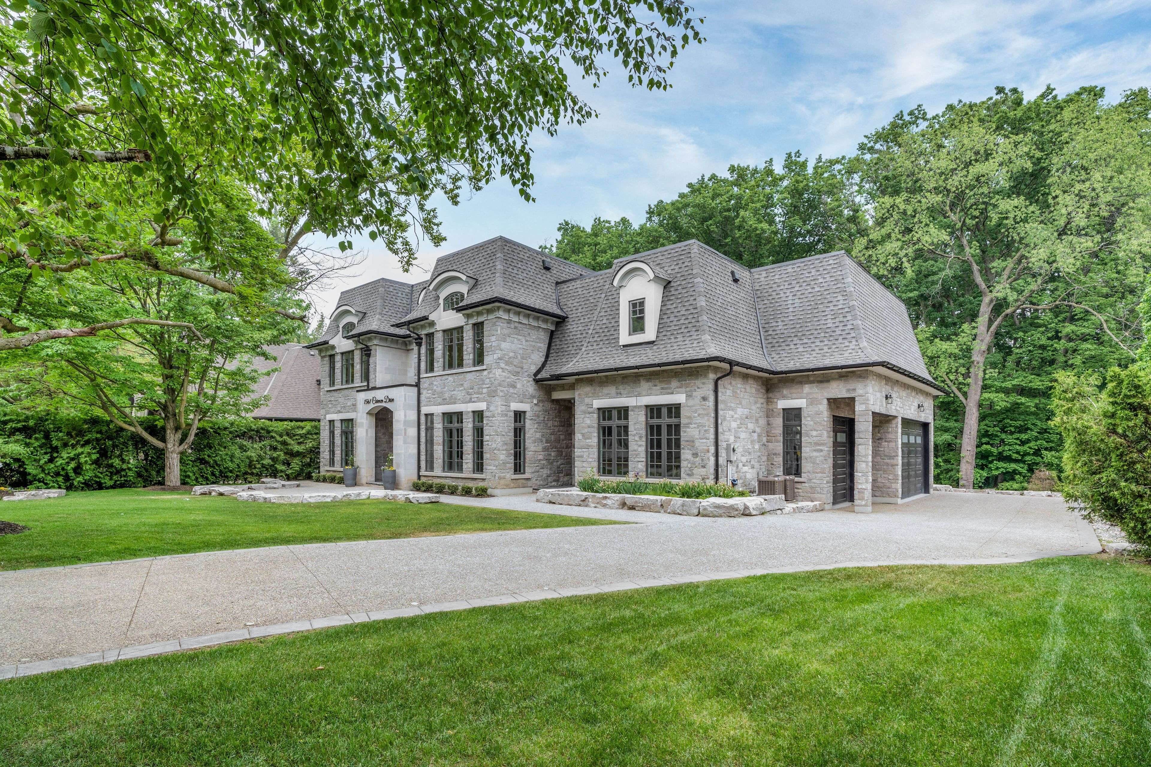 Mississauga, ON L5G 3Z2,1561 Carmen DR