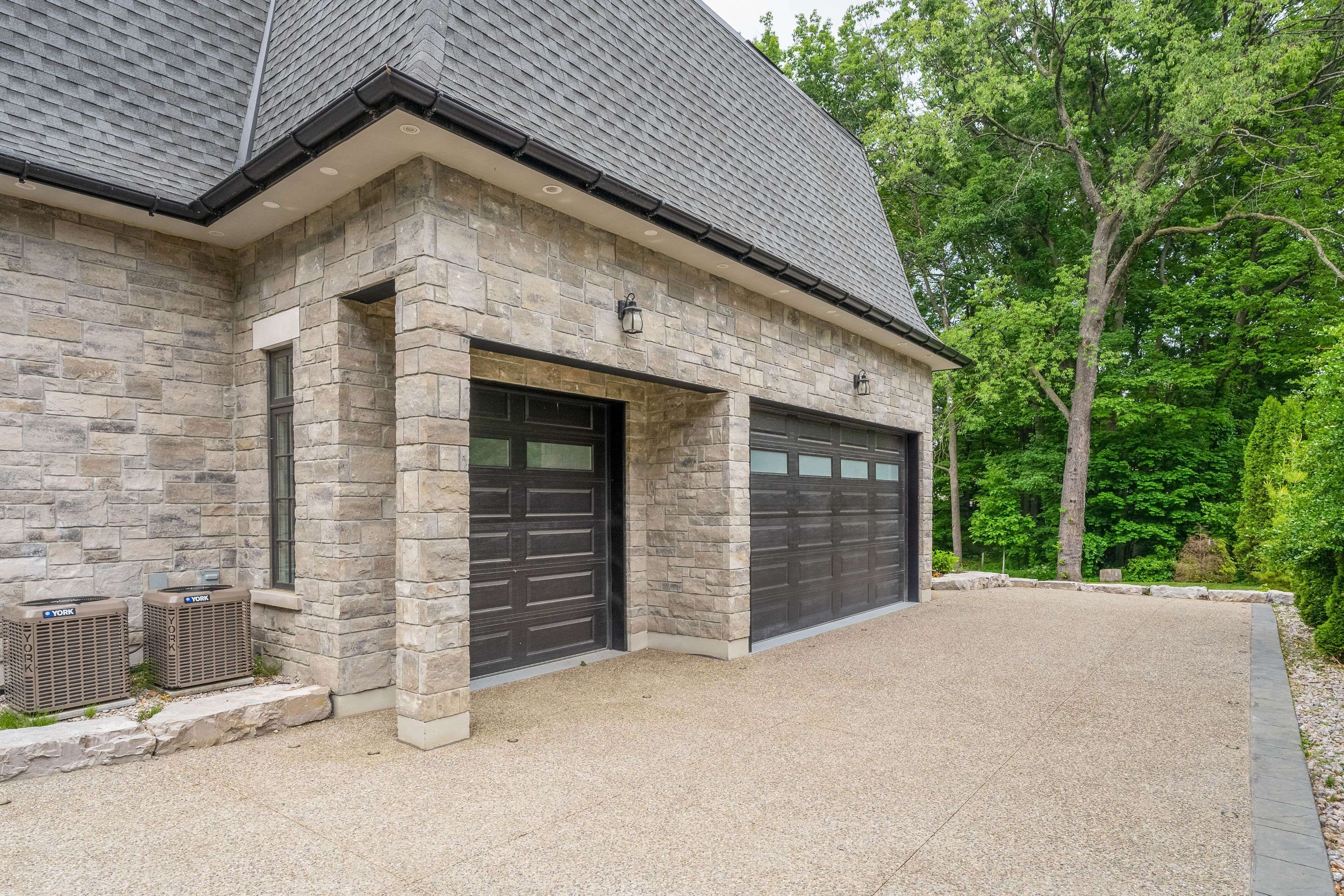 Mississauga, ON L5G 3Z2,1561 Carmen DR