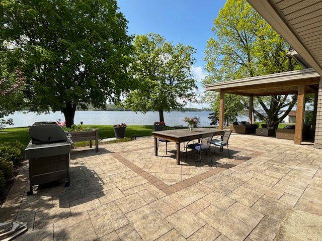 Prince Edward County, ON K0K 2T0,12598 Loyalist Pkwy