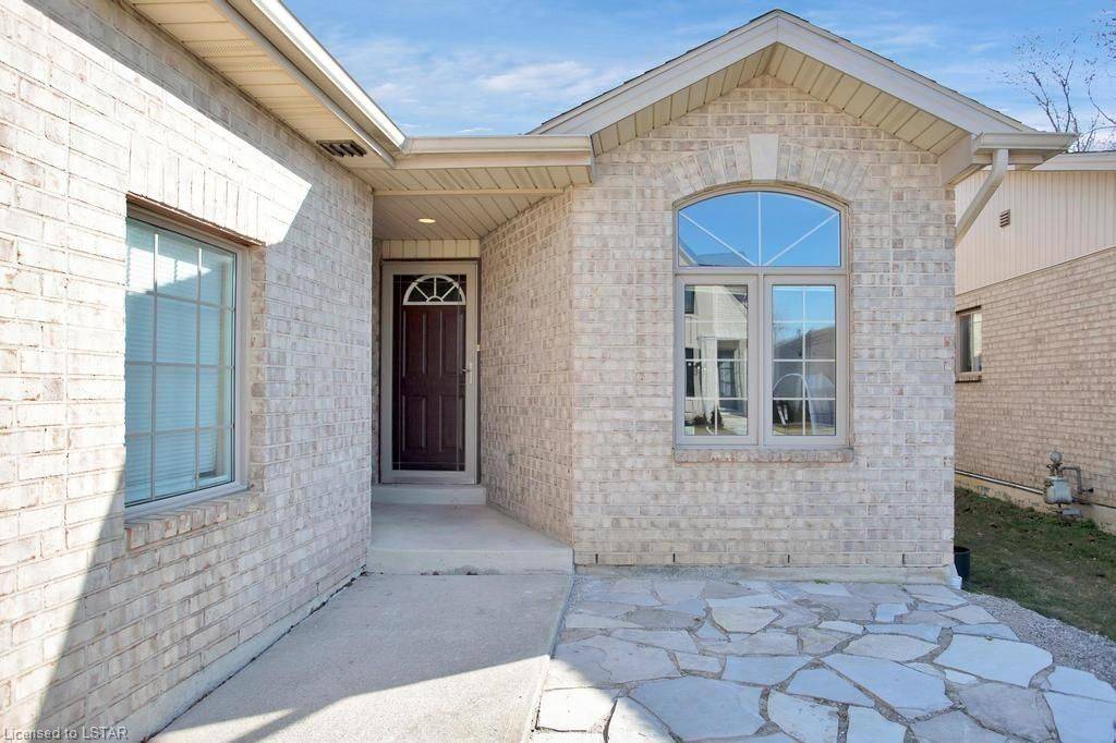 Chatham-kent, ON N7M 6M1,10 MCINTOSH ST