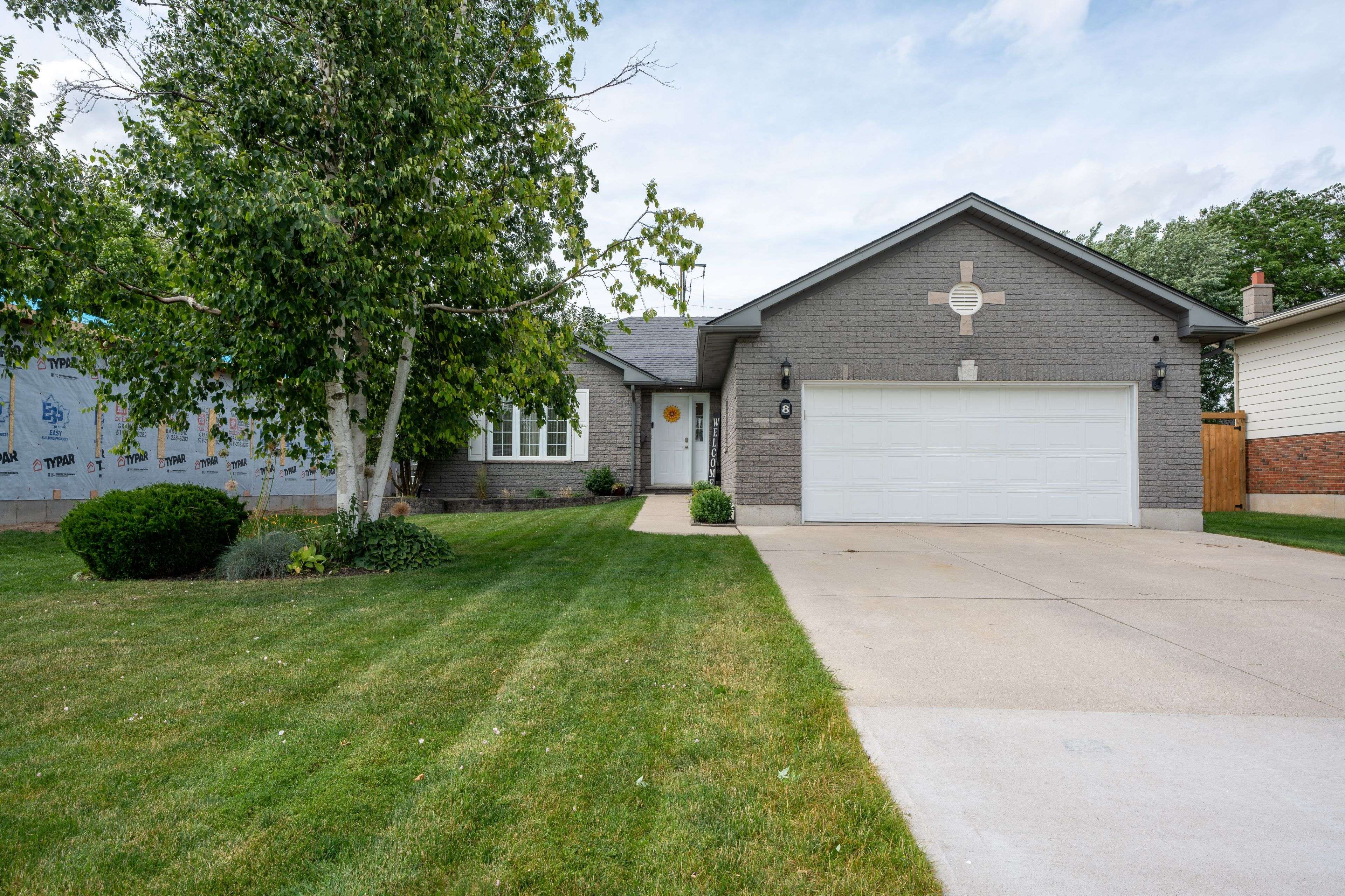 South Huron, ON N0M 1S1,8 Sherwood CRES