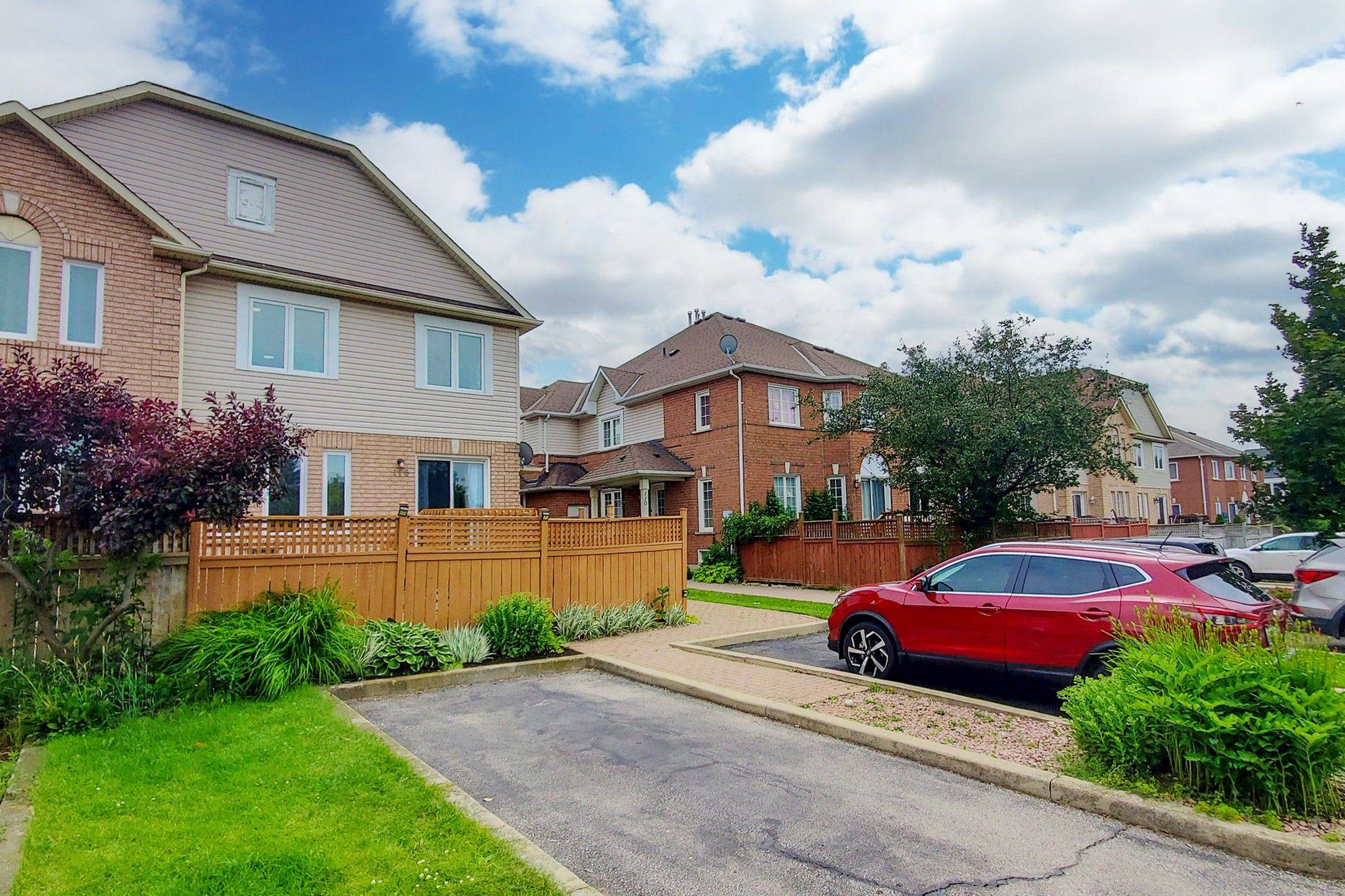 Hamilton, ON L0R 2H6,116 Rockhaven LN