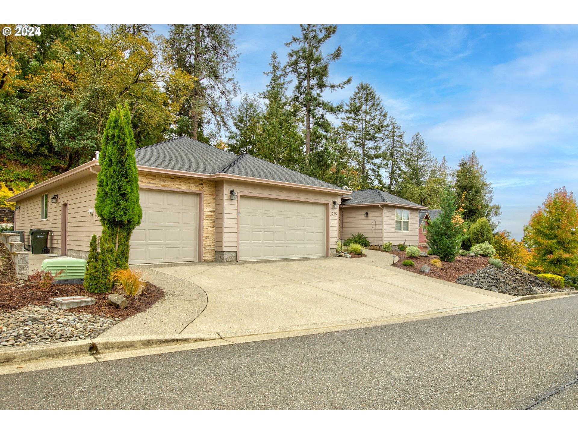 Roseburg, OR 97470,1755 NE REAGAN DR