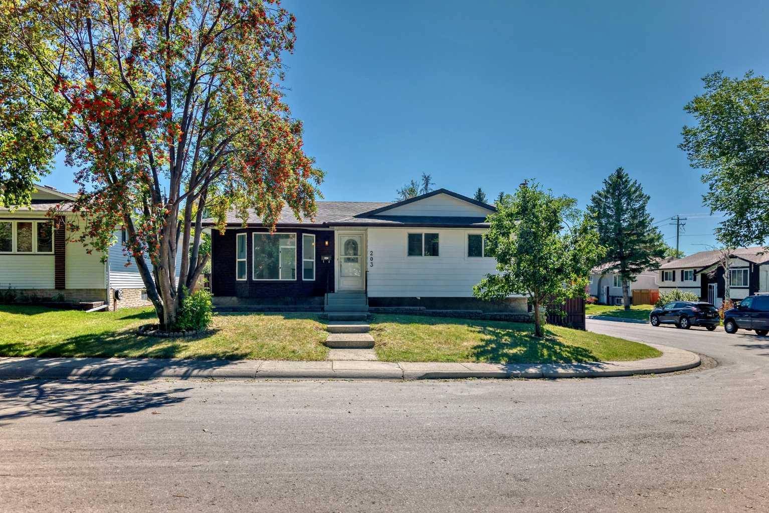 Calgary, AB T1Y 1G7,203 Rundleside CRES NE