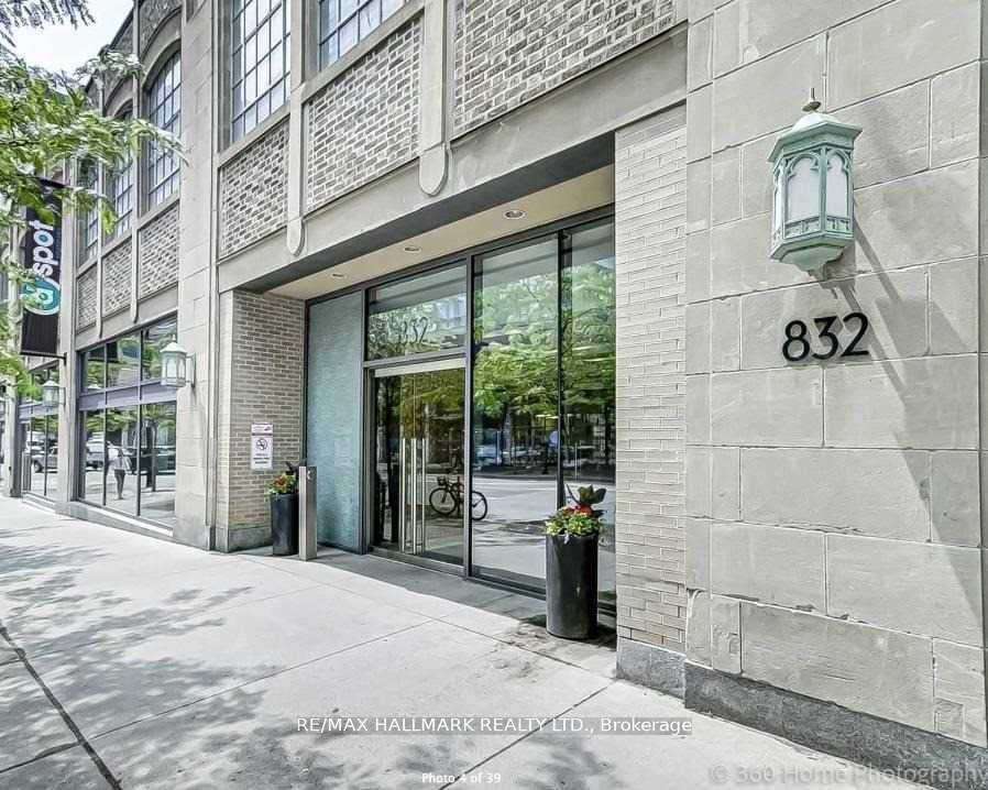 Toronto C01, ON M5S 1Z6,832 Bay ST #3705