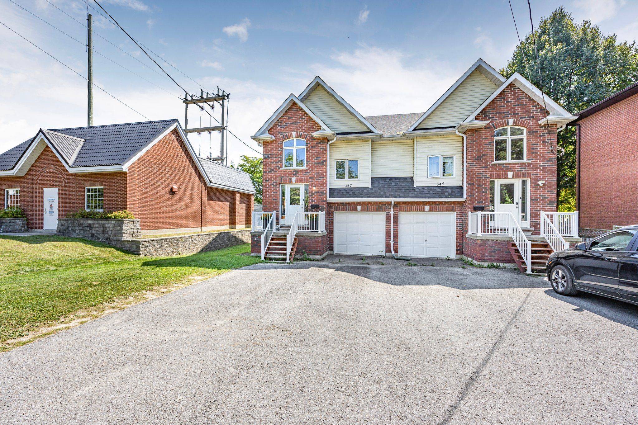 Barrie, ON L4M 1L1,347 Blake ST