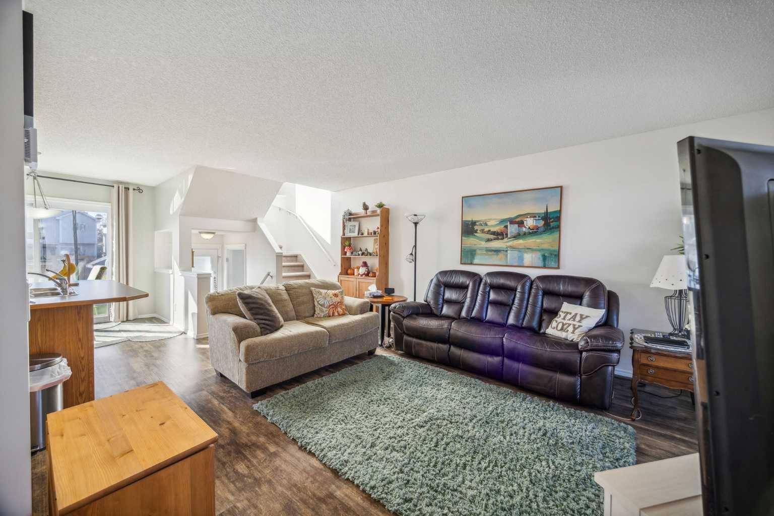 Calgary, AB T2Z 4K3,272 Prestwick HTS SE