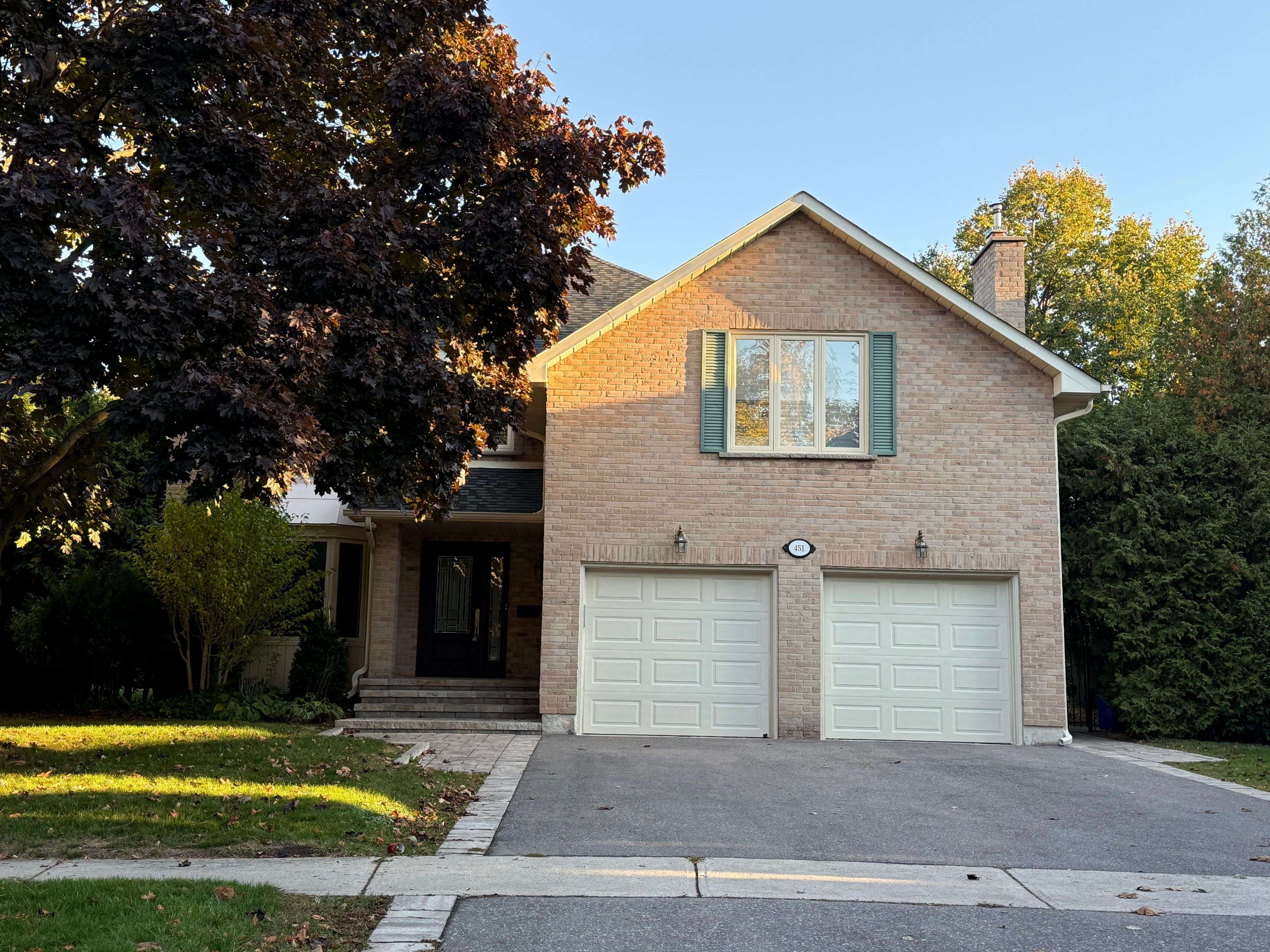 Oakville, ON L6J 6H8,451 Barclay CRES