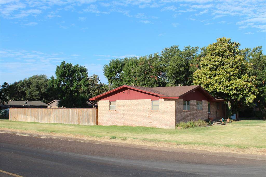 Munday, TX 76371,110 M Street