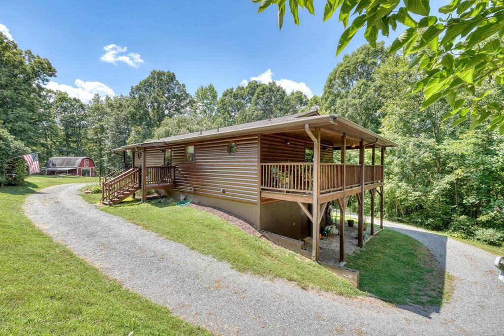 Hayesville, NC 28904,659 Hwy 175