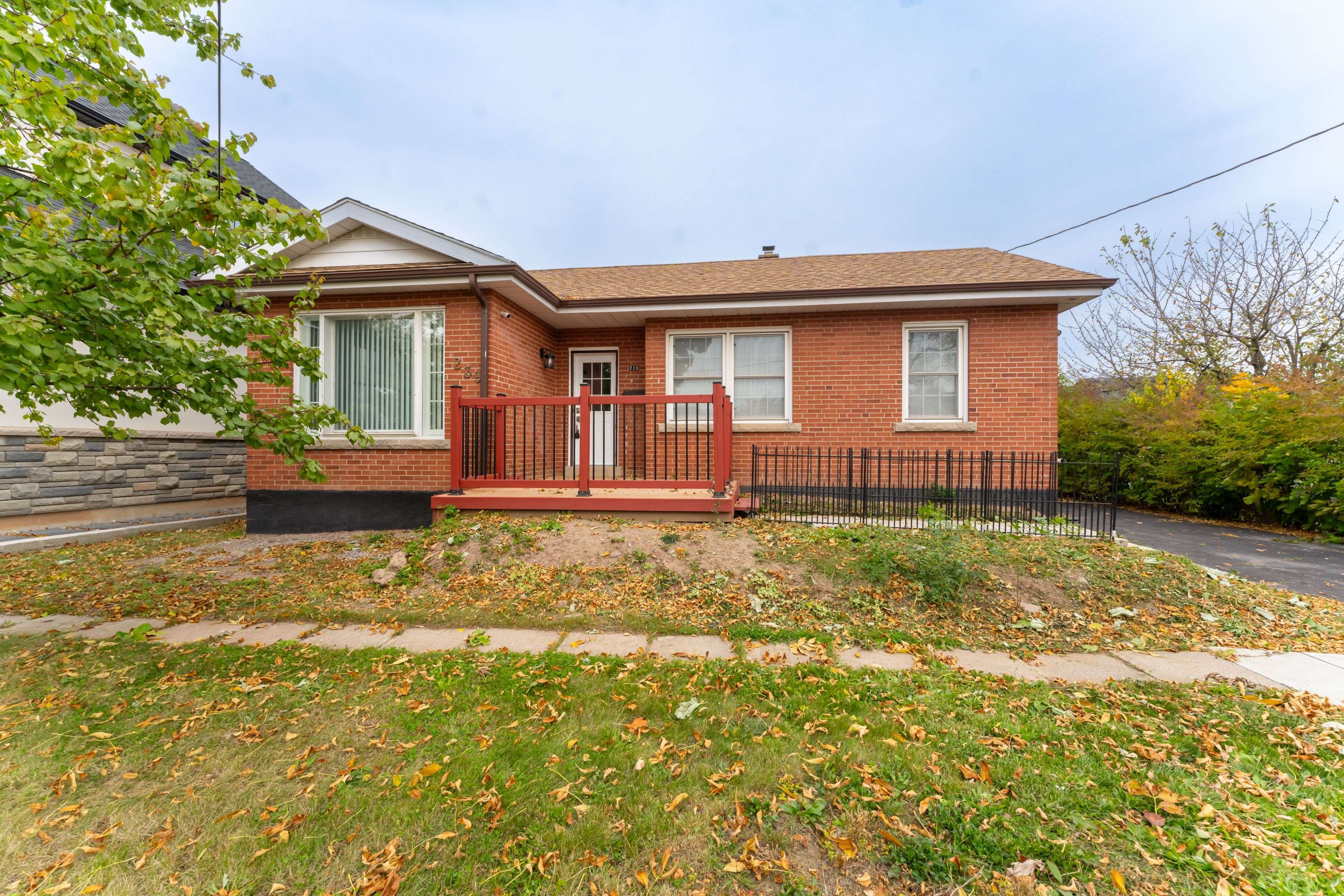 Oakville, ON L6K 2W3,239 Margaret DR #Main