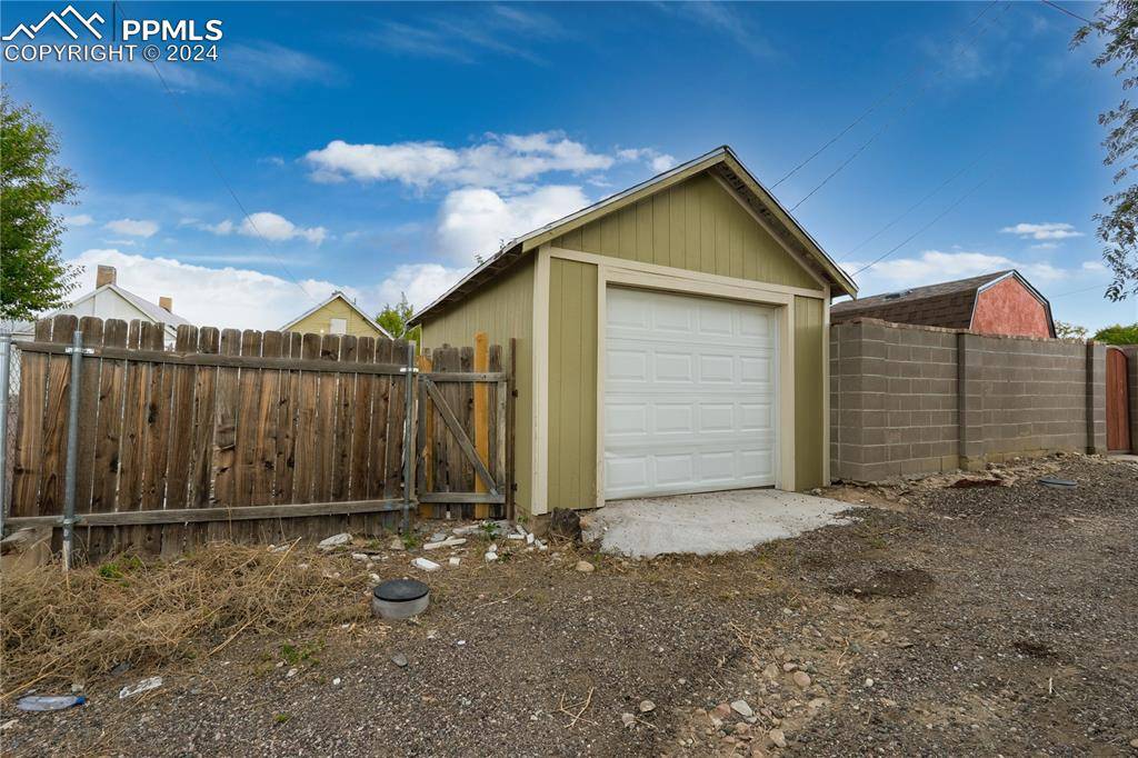 Pueblo, CO 81004,725 Box Elder ST