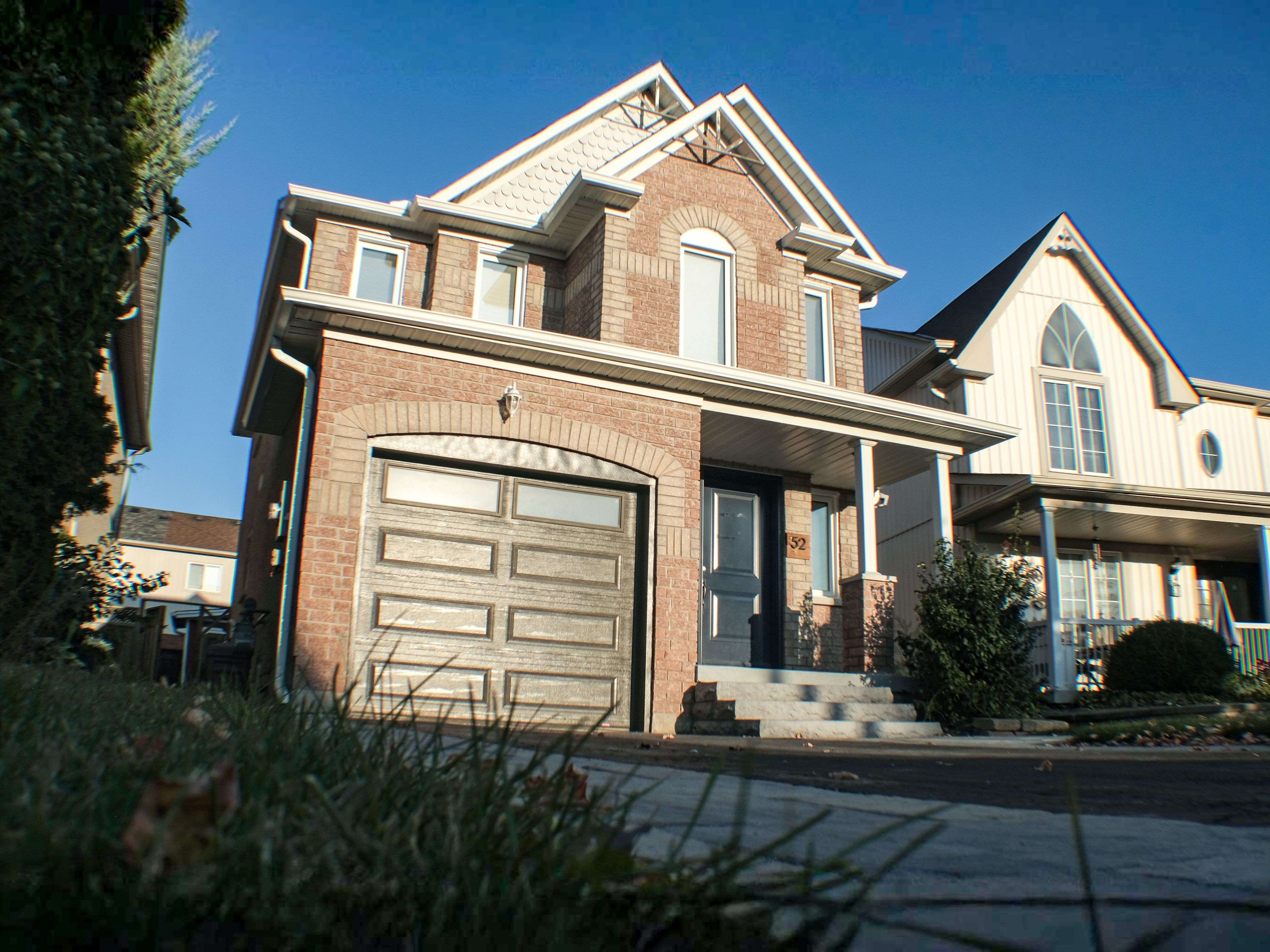 East Gwillimbury, ON L0G 1M0,52 Margaret Graham CRES