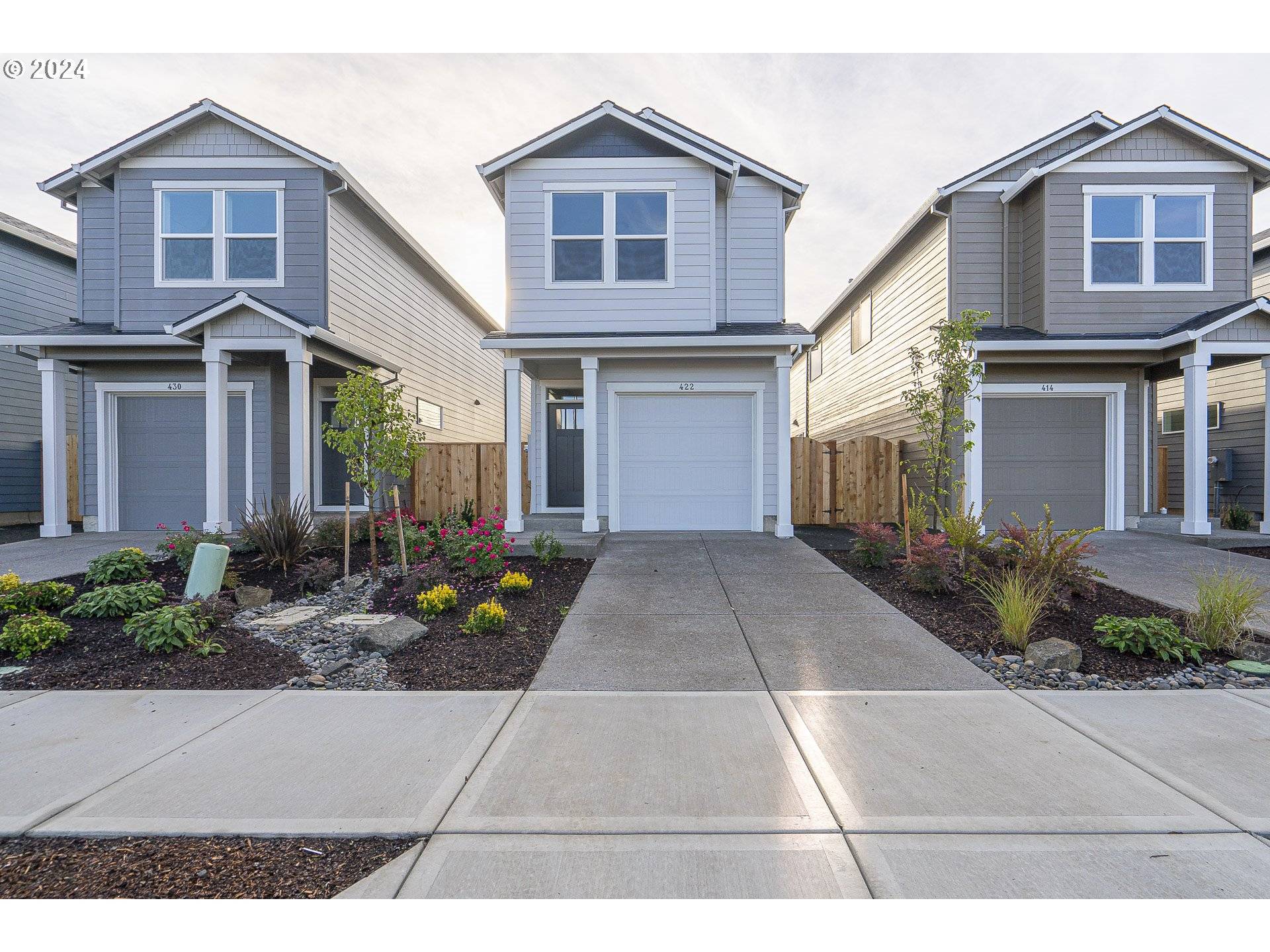 Newberg, OR 97132,422 E London WAY