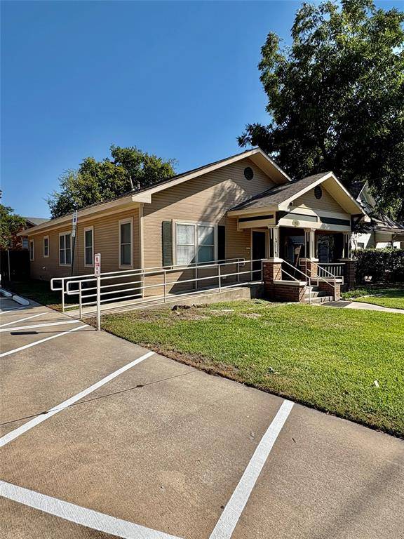 Denton, TX 76201,934 N Locust Street