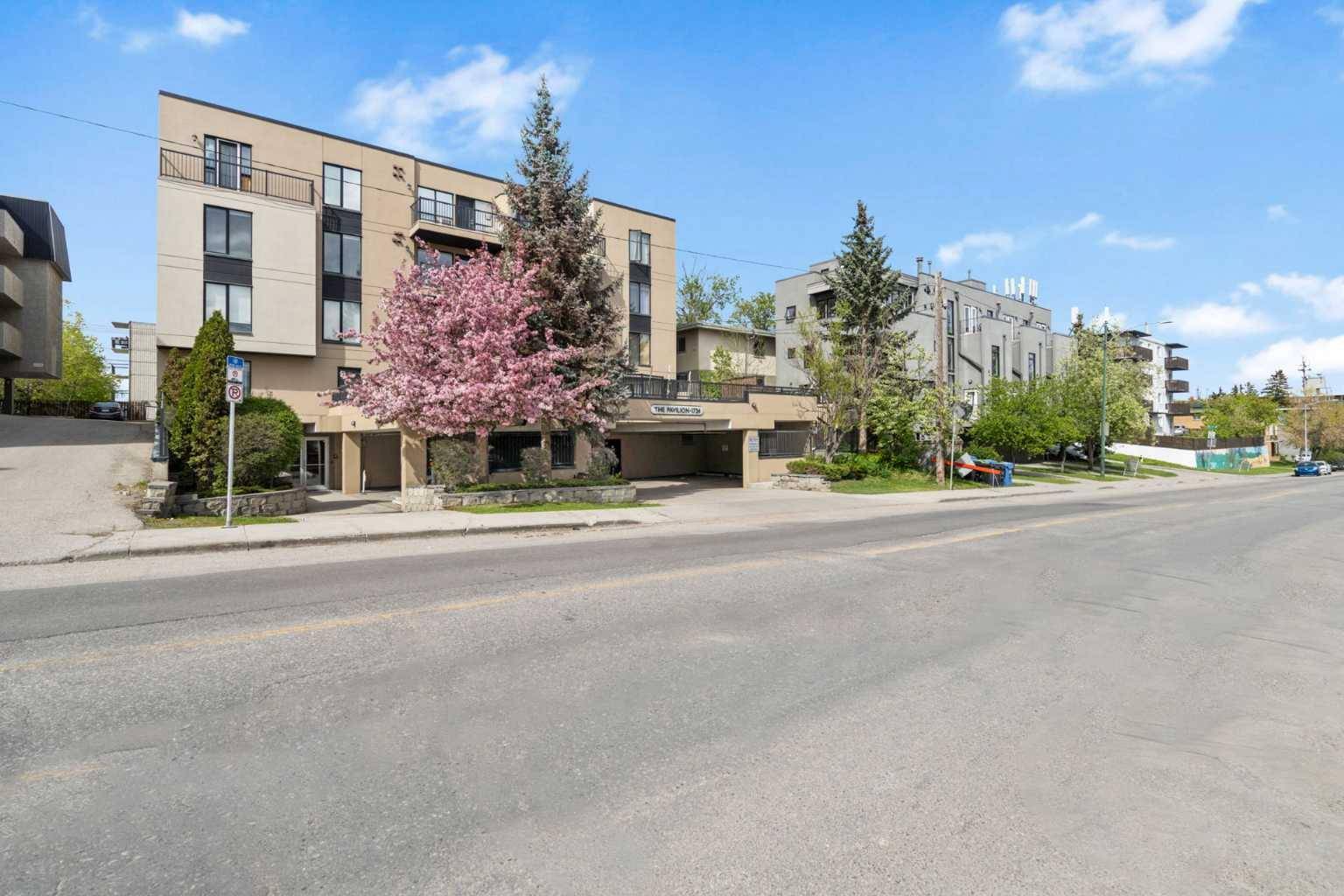 Calgary, AB T2T 1C9,1724 26 AVE SW #401