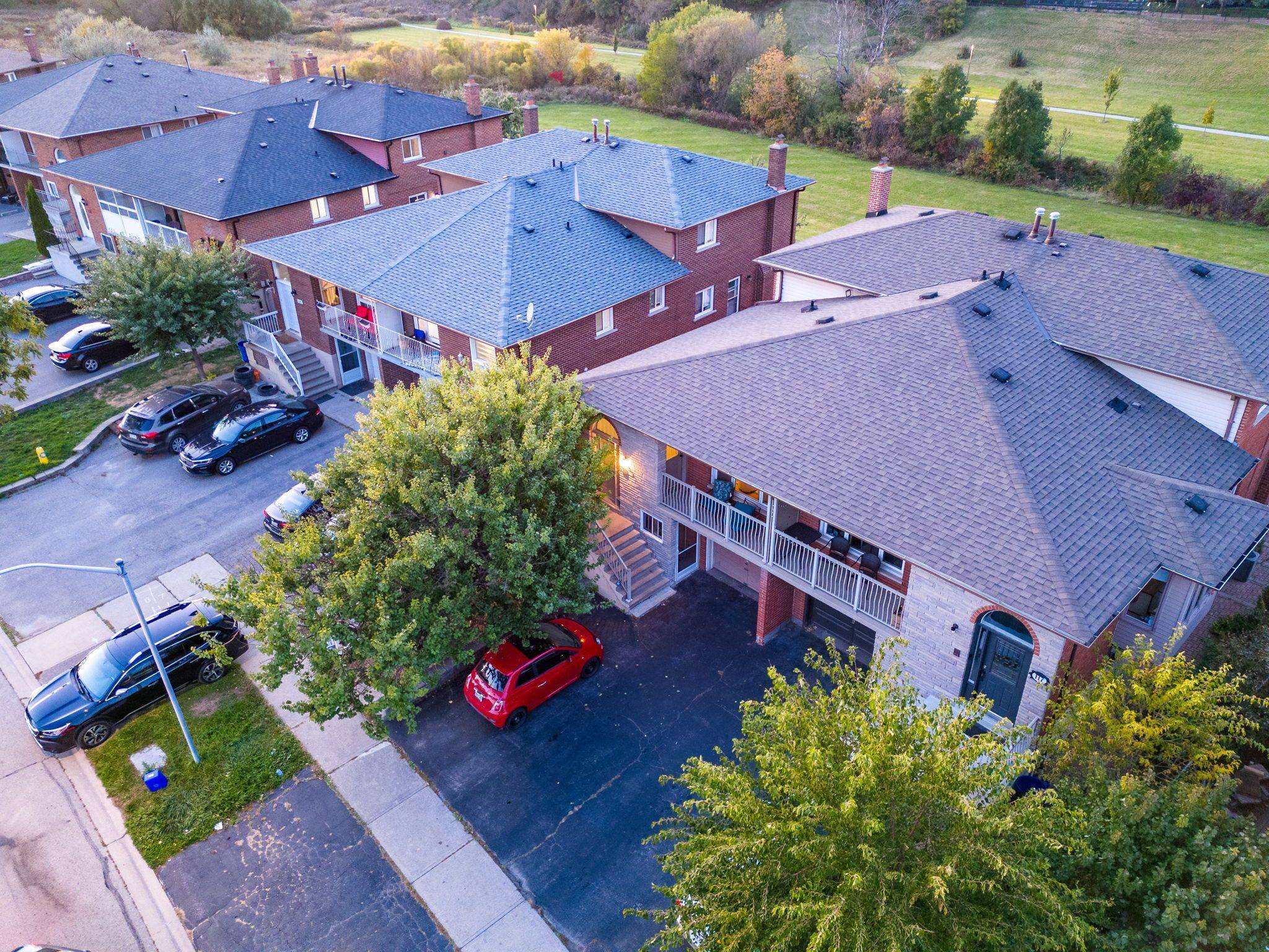 Vaughan, ON L4L 2X6,119 Albany DR
