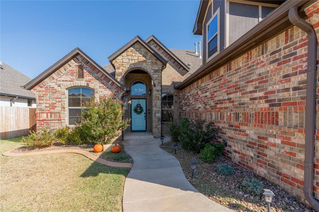 Mustang, OK 73064,5712 Ledgestone Drive