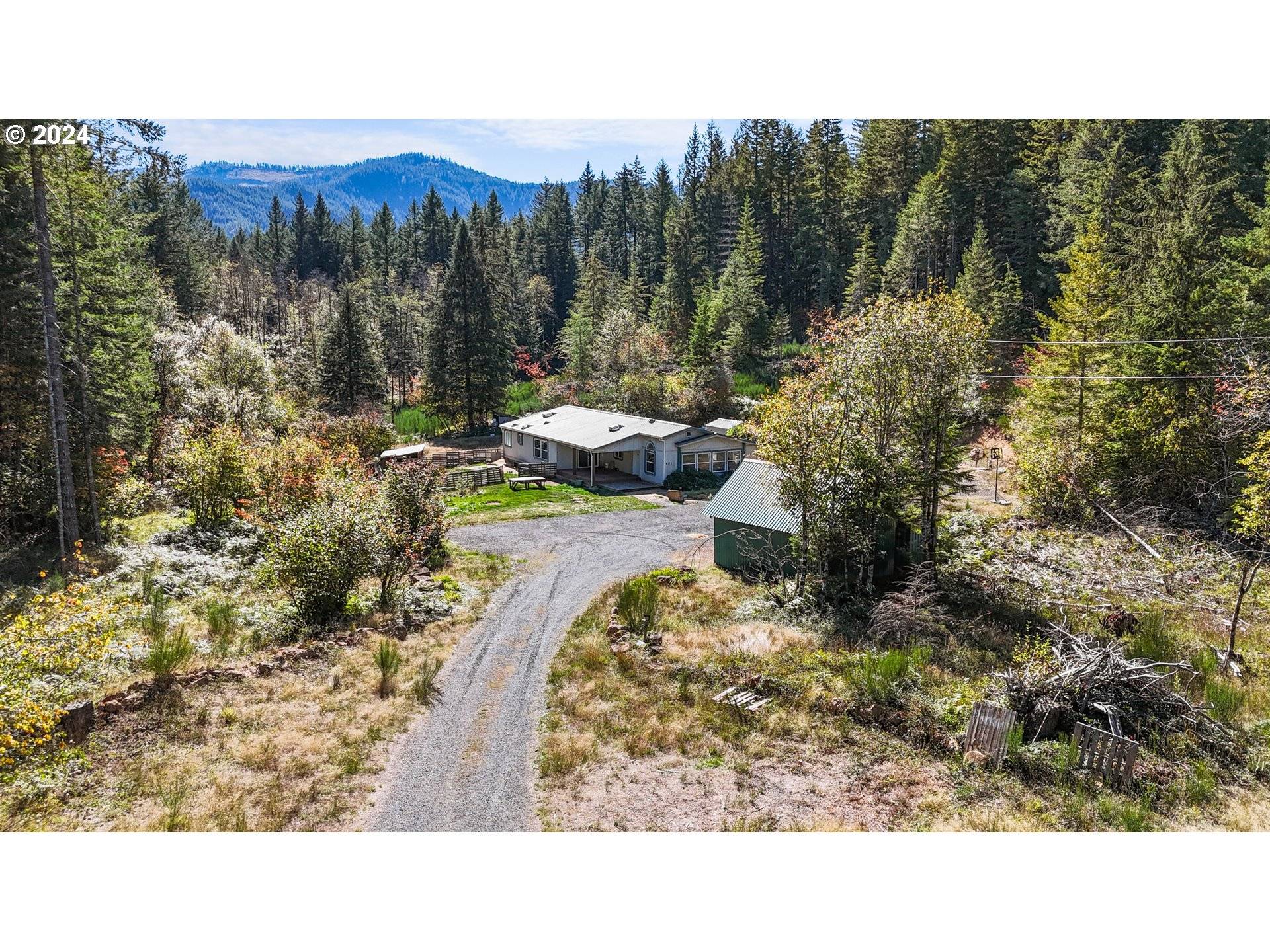 Carson, WA 98610,801 HEMLOCK RD