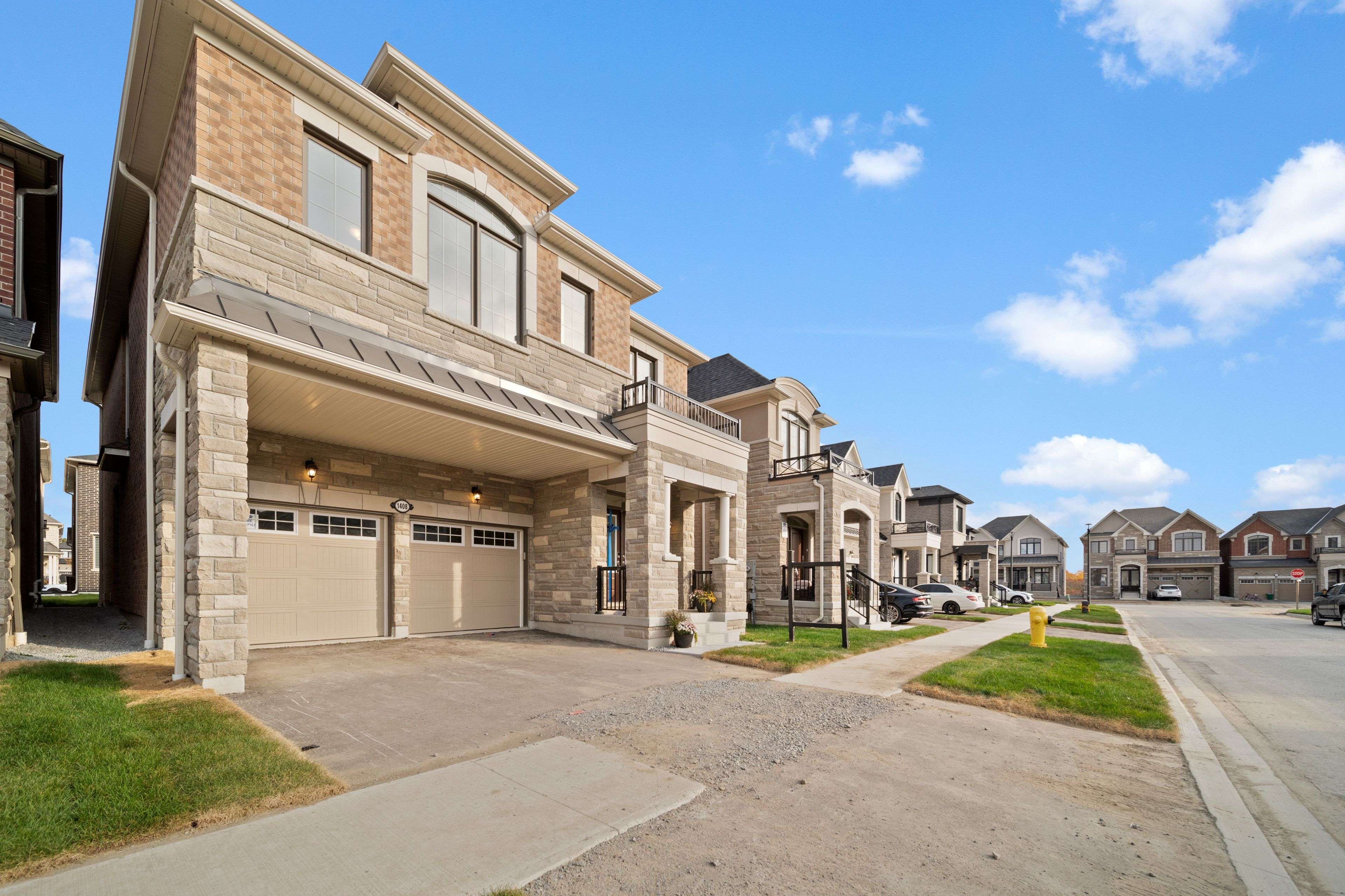 Pickering, ON L0H 1J0,1408 Mockingbird SQ