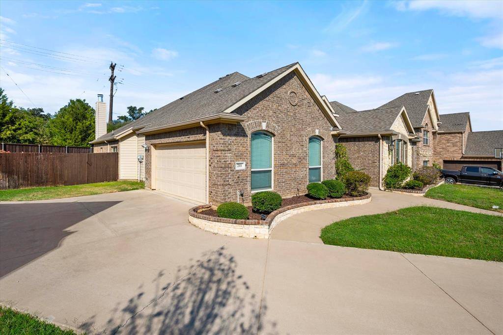 Kennedale, TX 76060,211 Chateau Avenue