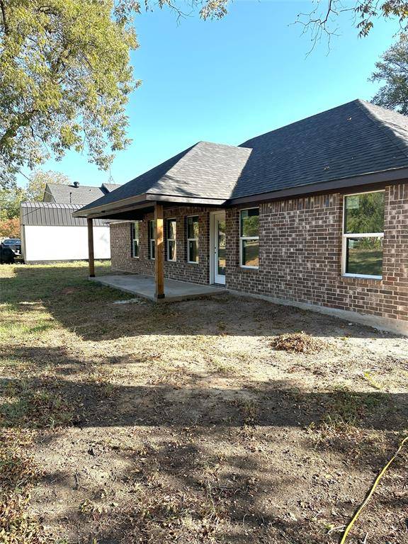 Leonard, TX 75452,605 N Poplar Street