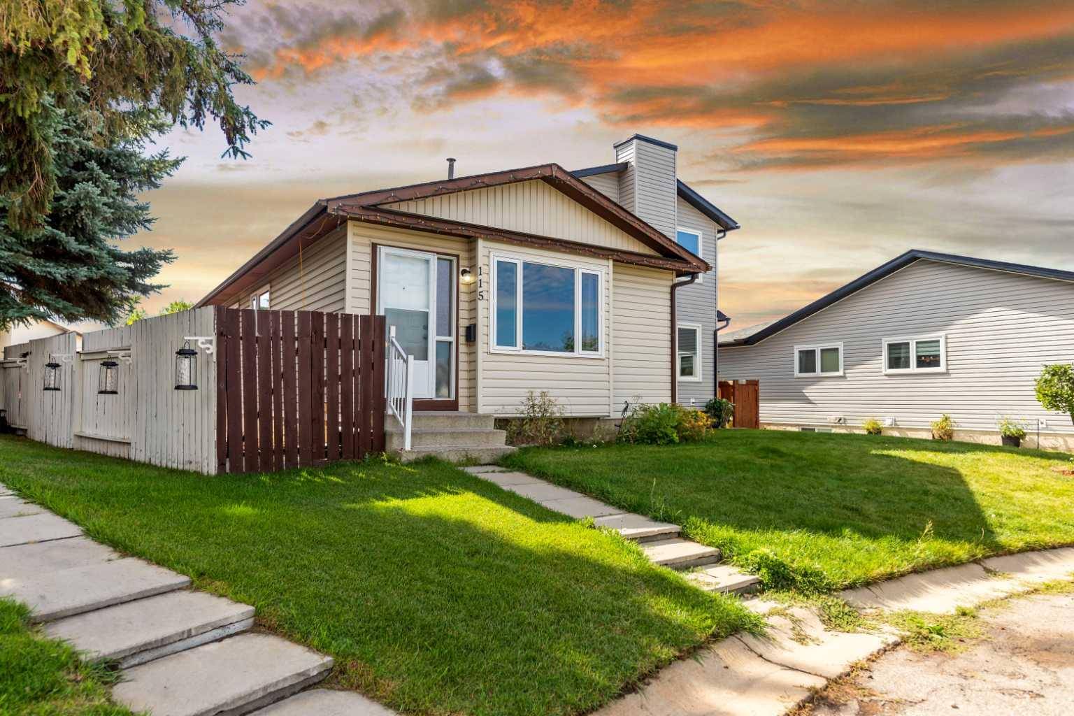 Calgary, AB T2J6B6,115 Deerview CT SE