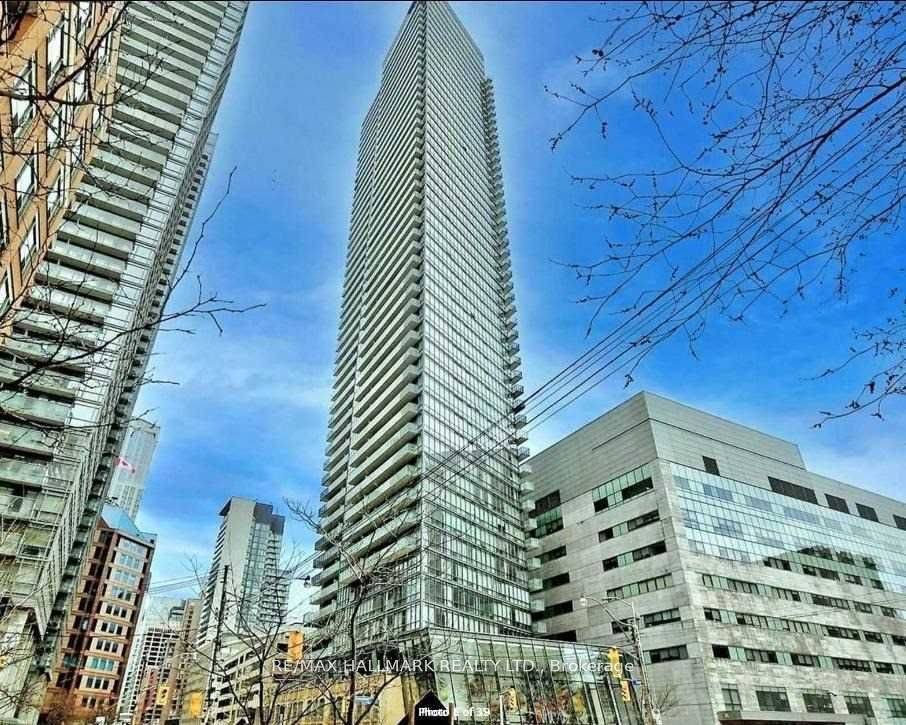 Toronto C01, ON M5S 1Z6,832 Bay ST #3705